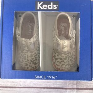 NEW Baby Keds T Strap Snow Leopard Size 4